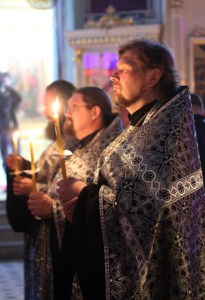 Утреня Великой Пятницы в Духосошественском кафедральном соборе Саратова