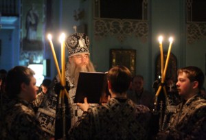 Утреня Великой Пятницы в Духосошественском кафедральном соборе Саратова