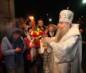 Ночное пасхальное богослужение в Духосошественском кафедральном соборе