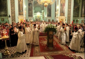 Ночное пасхальное богослужение в Духосошественском кафедральном соборе