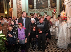 Ночное пасхальное богослужение в Духосошественском кафедральном соборе