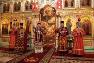 Ночное пасхальное богослужение в Духосошественском кафедральном соборе