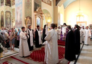 Всенощное бдение в Покровском храме Саратова