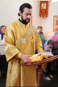 Божественная литургия в храме во имя святого равноапостольного царя Константина и матери его царицы Елены п. Северный Хвалынского района