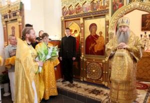 Божественная литургия в храме во имя святого равноапостольного царя Константина и матери его царицы Елены п. Северный Хвалынского района