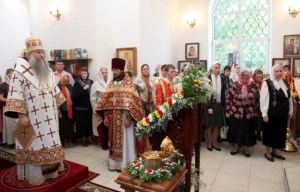 Божественная литургия в храме во имя священноисповедника Луки, архиепископа Симферопольского и Крымского