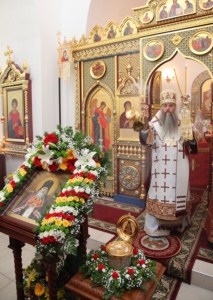 Божественная литургия в храме во имя священноисповедника Луки, архиепископа Симферопольского и Крымского
