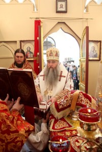 Божественная литургия в храме во имя священноисповедника Луки, архиепископа Симферопольского и Крымского