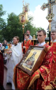 Божественная литургия в храме во имя священноисповедника Луки, архиепископа Симферопольского и Крымского