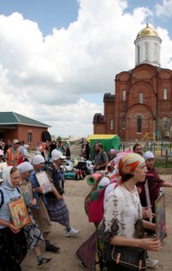 Начало крестного хода в Вавилов Дол