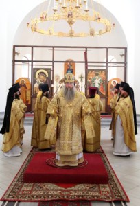 Божественная литургия в храме во имя святителя Николая, архиепископа Мир Ликийских, чудотворца Свято-Никольского мужского монастыря г. Саратова