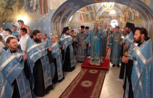 Всенощное бдение в Свято-Троицком соборе Саратова