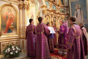 Всенощное бдение в Свято-Покровском храме Саратова