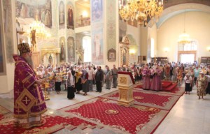 Всенощное бдение в Свято-Покровском храме Саратова