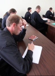 В семинарии начались вступительные экзамены