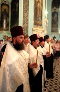 Всенощное бдение в Духосошественском кафедральном соборе Саратова