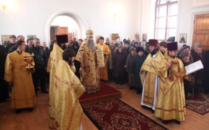 Архипастырская поездка в Базарно-Карабулакский и Красноармейский районы