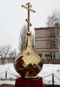 Архипастырская поездка в Базарно-Карабулакский и Красноармейский районы