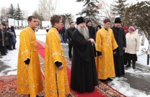 Архипастырская поездка в Базарно-Карабулакский и Красноармейский районы