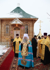 Архипастырская поездка в Базарно-Карабулакский и Красноармейский районы