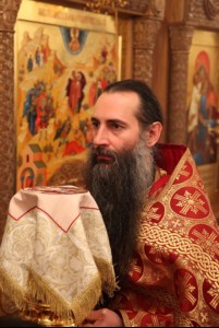 Божественная литургия в храме во имя святых мучеников 14000 младенцев, от Ирода в Вифлееме избиенных, Свято-Алексиевского женского монастыря г. Саратова