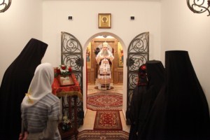 Божественная литургия в храме во имя святых мучеников 14000 младенцев, от Ирода в Вифлееме избиенных, Свято-Алексиевского женского монастыря г. Саратова