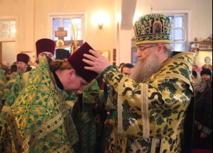 Божественная литургия в Серафимовском храме Саратова