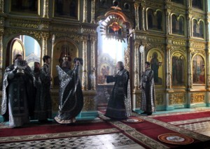 Литургия Преждеосвященных Даров в Духосошественском кафедральном соборе г. Саратова