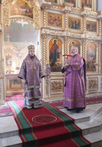 Божественная Литургия в Свято-Троицком кафедральном соборе г. Покровска (Энгельса)