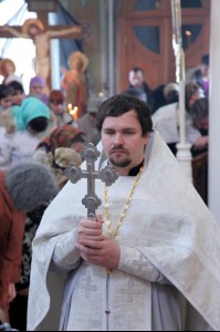 Божественная литургия в храме Всех Святых, в земле Российской просиявших г.Саратова.