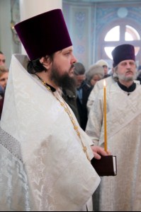 Божественная литургия в храме Всех Святых, в земле Российской просиявших г.Саратова.
