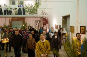 В помещении будущей домовой церкви Межъепархиального духовного училища начались регулярные богослужения