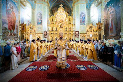 Совершено соборное архиерейское богослужение в Покровском соборе г. Саратова
