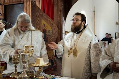 В день праздника Вознесения Господня митрополит Игнатий совершил чин малого освящения храма и Божественную литургию в новоосвященном храме в честь праздника Вознесения Господня города Саратова