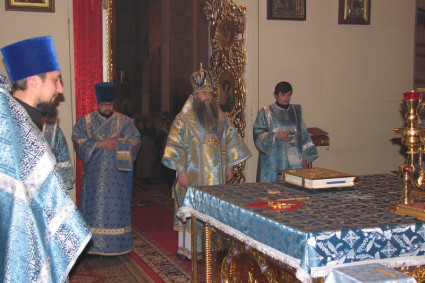 Всенощное бдение в храме в Покрова Божией Матери г. Саратова