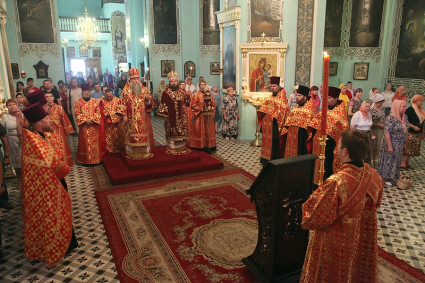 Всенощное бдение в Духосошественском кафедральном соборе г. Саратова