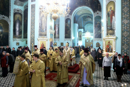 Божественная литургия в храме Сошествия Святого Духа города Саратова