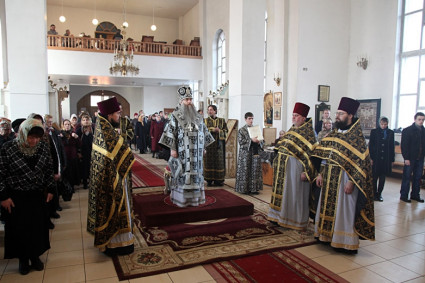Литургия Преждеосвященных Даров в храме в честь Казанской иконы Божией Матери города Саратова