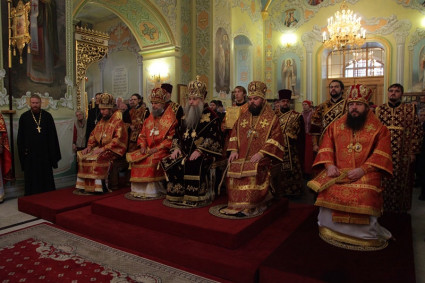 Божественная литургия в Покровском храме г. Саратова