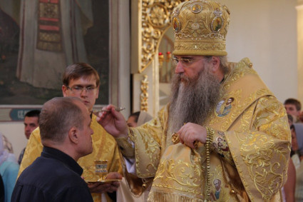Всенощное бдение в Покровском храме Саратова