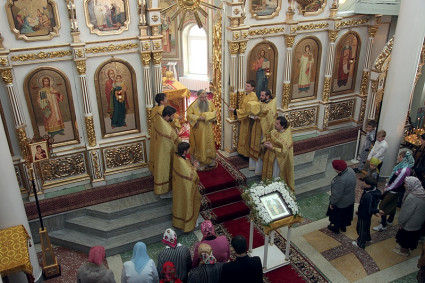 Божественная литургия в храме Всех Святых, в земле Российской просиявших г. Саратова