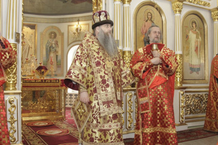 Божественная литургия в храме во имя Всех святых, в земле Российской просиявших, г. Саратова