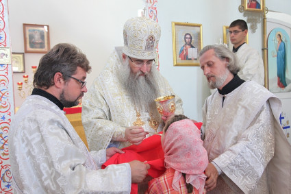Божественная литургия в храме в честь cвятителя Митрофана епископа Воронежского г. Саратова