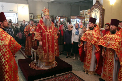 Божественная литургия в храме во имя святителя Тихона Задонского г. Саратова