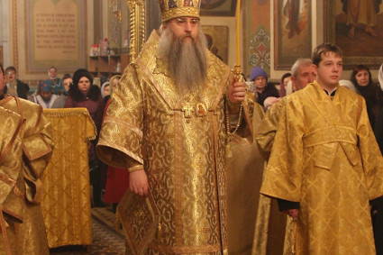 Епископ Саратовский и Вольский Лонгин вручил епархиальные медали