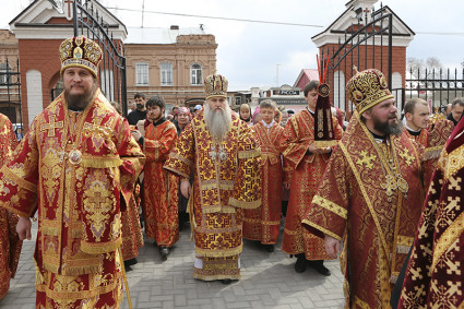 Божественная литургия в храме в честь Покрова Пресвятой Богородицы г.Саратова