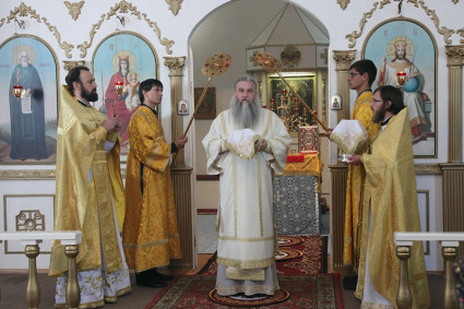 Божественная литургия в Свято-Покровском храме р.п. Новые Бурасы