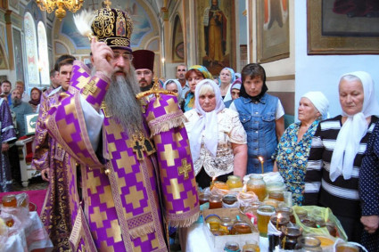Божественная литургия в Свято-Троицком храме Покровска