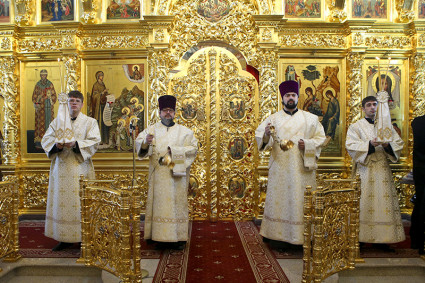 Божественная литургия в Свято-Троицком кафедральном соборе г.Саратова