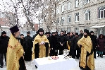 Освящен купол и крест семинарского храма